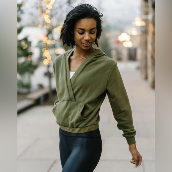 Zyia Cropped Hoodie - Picture 3 of 3